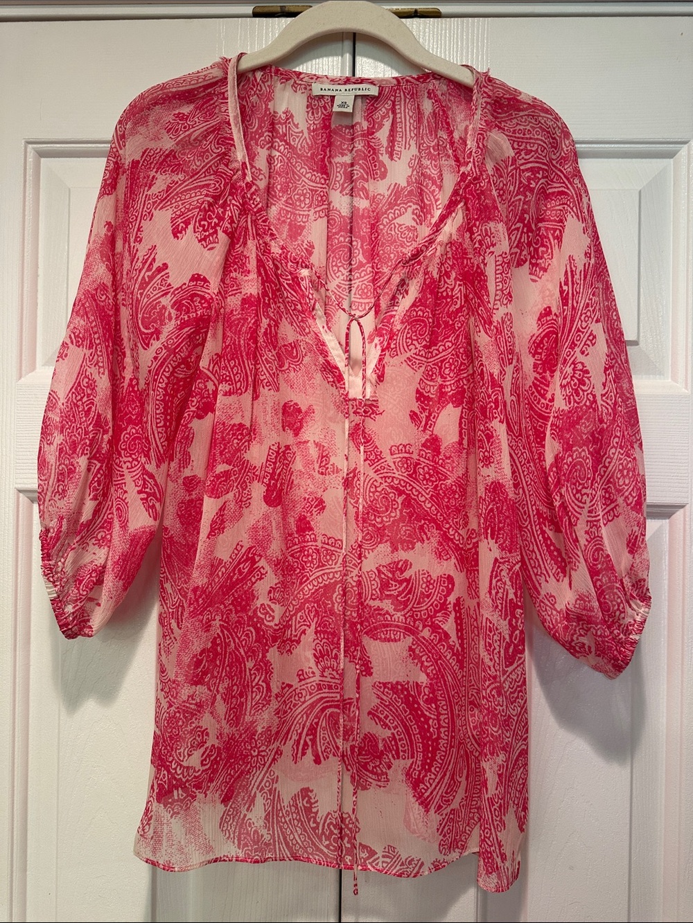 Banana Republic Pink Paisley Tie-Front Sheer Blouse ANWOT size XS